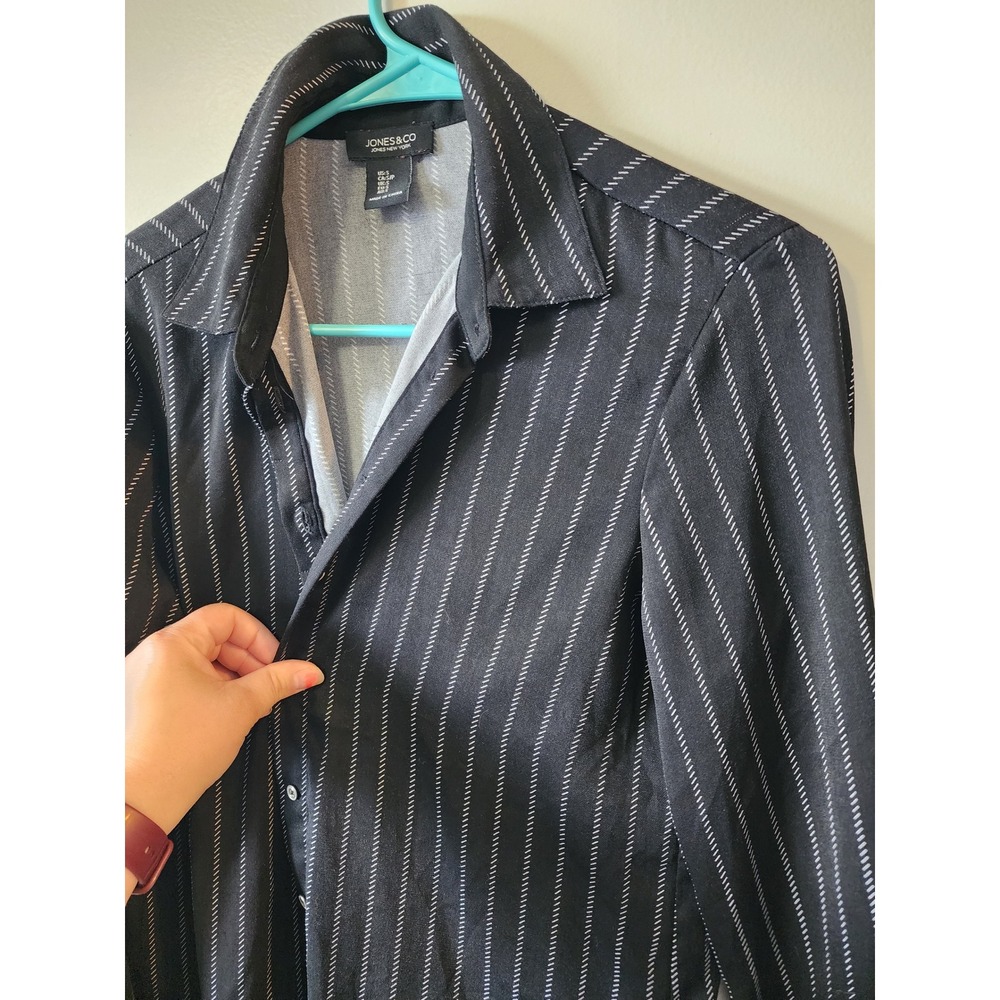 Jones & Co Jones New York Blouse Size Small Black White Pinstripe Button-Down